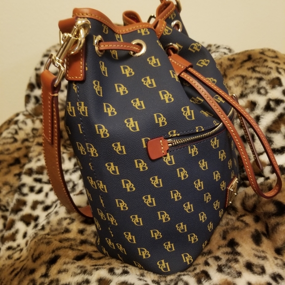 Purse - Picture 3 of 4